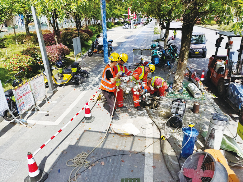 龙滚镇UV-CIPP紫外光固化修复